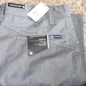 Volcom youth Frickin Regular shorts size 30